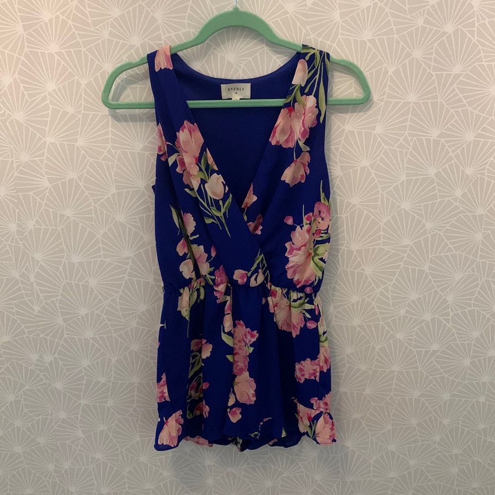 Everly floral romper size small
